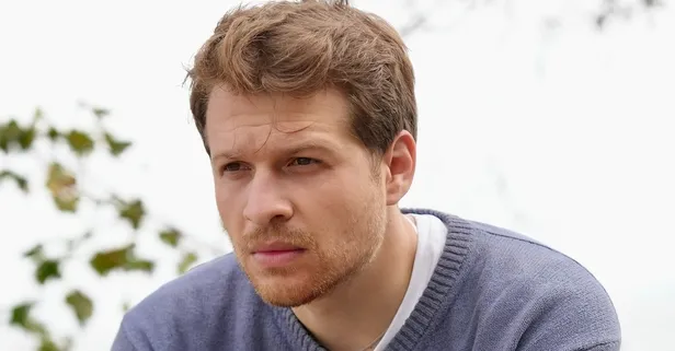 Burak Yörük’ün ilginç rotası! 6 yaşında setle tanıştı... Babası yapımcı olunca çocukluk hayalinden vazgeçti!