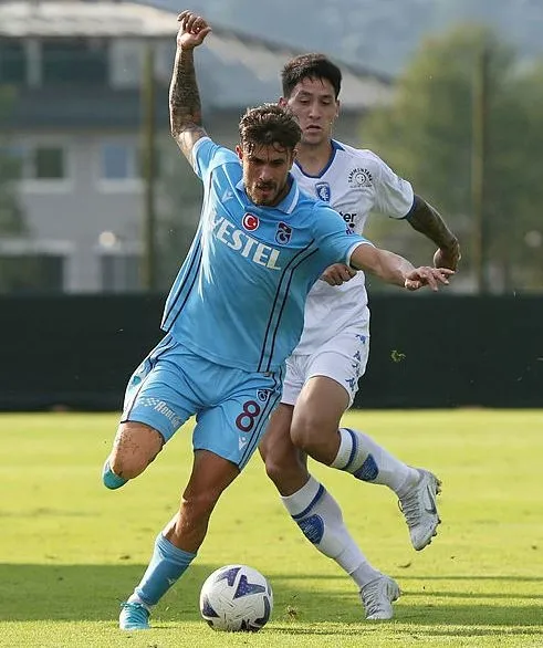son-dakika-trabzonspor-hatayspor-karsisinda-galip-geldi-1660336085133.jpg