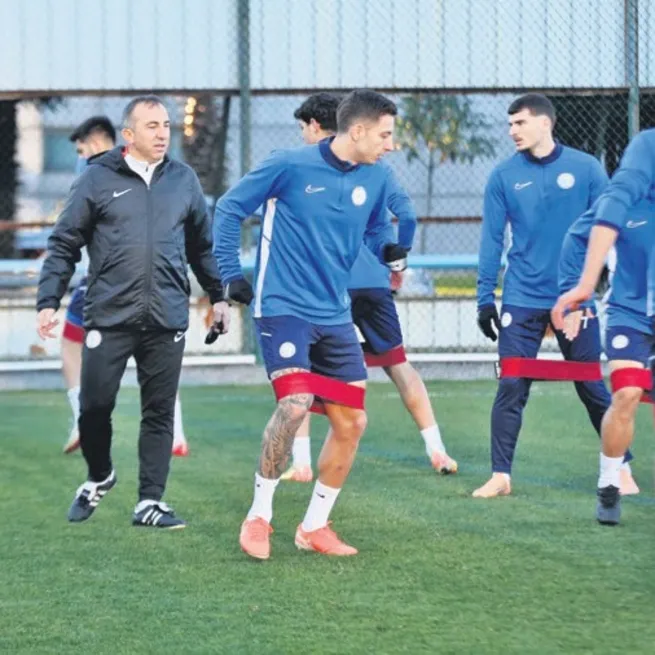 Hücuma dönük bır orta saha bakıyoruz