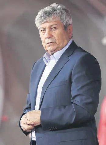 besiktasta-yeni-bir-donem-basliyor-valerien-ismael-gonderildi-yonetim-yeni-hocasini-ariyor-1666746472773.jpeg Beşiktaş’ta yeni bir dönem başlıyor! Valerien Ismael gönderildi, yönetim yeni hocasını arıyor-4