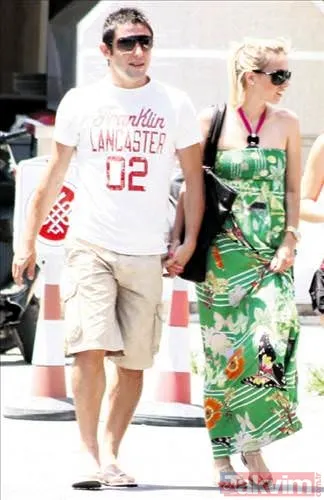 Futbolcuların Eşleri - 25