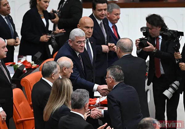 TBMM'de renkli anlar! Önce açılış sonra resepsiyon... Başkan Erdoğan'dan "biriz beraberiz" mesajı: Tek tek tokalaştı - 47