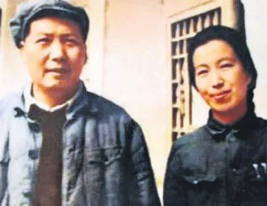 Kitaplar, sanat eserleri ve müzeler basılarak yakılıyordu! Mao'nun eşi Çiang Çing ve 4'lü çetesi bir kültürü yok etti-6