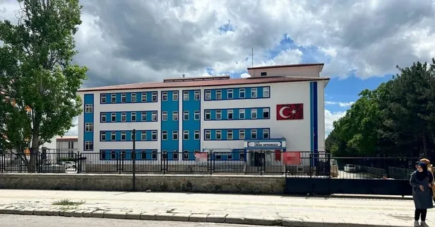 Elazığ'da 'İbrahim Oktugan' vakası! Kopya çekti yakalandı, pusu kurdu öğretmenini bıçakladı... 8. sınıf öğrencisi dehşet saçtı