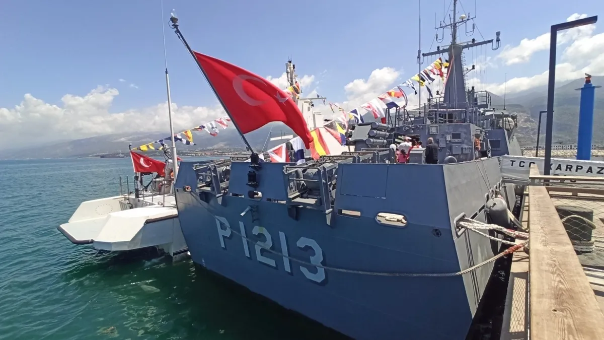TCG Karpaz'a yoğun ilgi! 19 Mayıs kapsamında ziyarete açıldı
