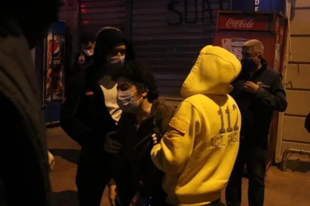 SON DAKİKA: Taksim'de korkutan yangın! Kedisinin öldüğünü öğrenen kadın gözyaşlarını tutamadı: O benim çocuğumdu