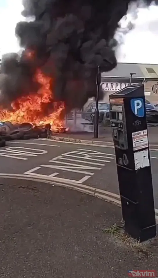 İngiltere karıştı: Aşırı sağcılar sokakları ateşe verdi, dükkanları yağmaladı! 92 kişi gözaltında - 9