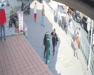 İstanbul Karaköyde başörtülü öğrencilere çirkin saldırı!