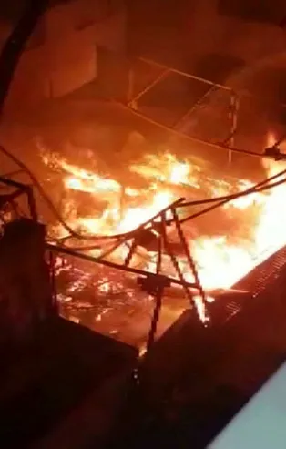 Son dakika: İstanbul Kadıköy'de 3 katlı restoranda patlama!