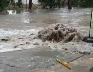 CHP'li belediyeler altyapıda sınıfta kaldı! Bu kez İzmir! Yollar göle döndü