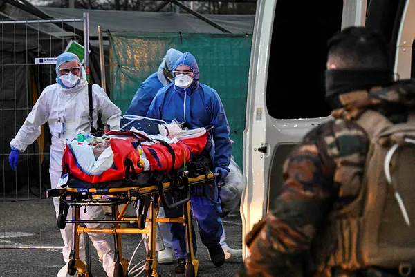 Koronavirüs ile ilgili şoke eden gerçek! Belirtiler başlamadan 48 saat önce...-5