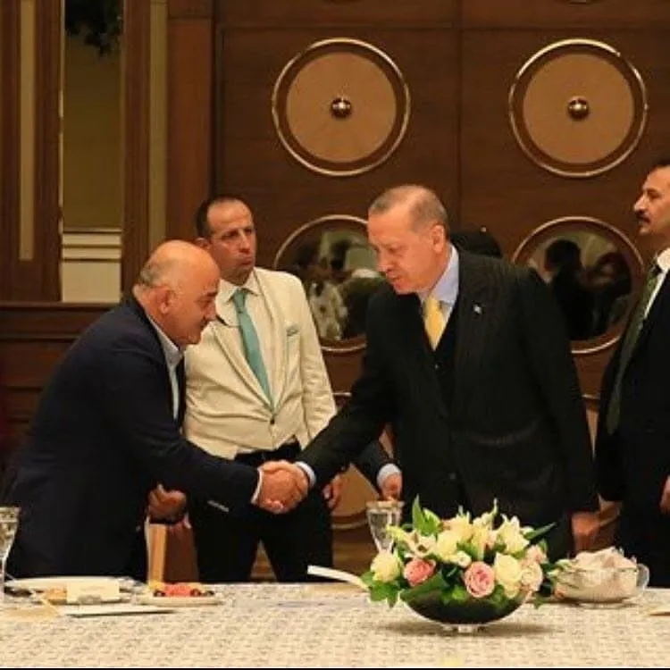 15-temmuzda-tarlasindaki-saman-balyalarini-yakarak-f-16larin-kalkmasini-engelleyen-muhtar-konustu-1783833401027.jpeg 15 Temmuz'da tarlasındaki saman balyalarını yakarak F-16'ların kalkmasını engelledi-2
