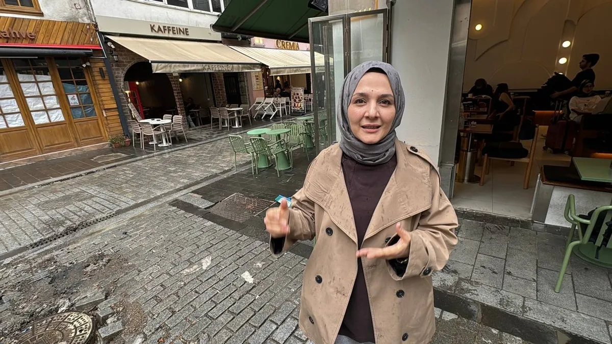 İstanbul ve Ankara'da sağanak etkisi: Sokaklar göle döndü! Bir araç çukura düştü! Başkentten acı haber-4