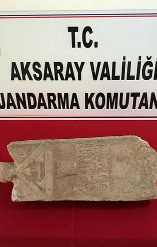 Aksaray'da tarihi eser niteliğindeki mezar taşını satmaya çalışan şahıs yakalandı
