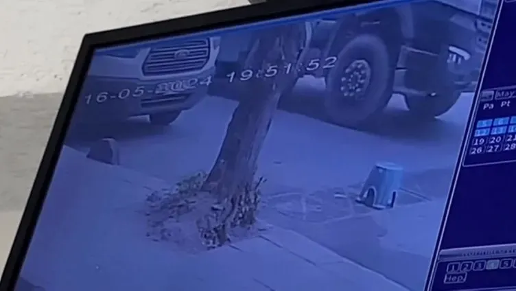 İstanbul Küçükçekmece'de feci kaza korkunç görüntüler! Beton mikseri altına alarak ezdi: O anlar kamerada-2