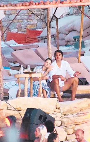 Şok iddia! İbrahim Kutluay sevgilisi Edwina Sponza'yı dövdü...