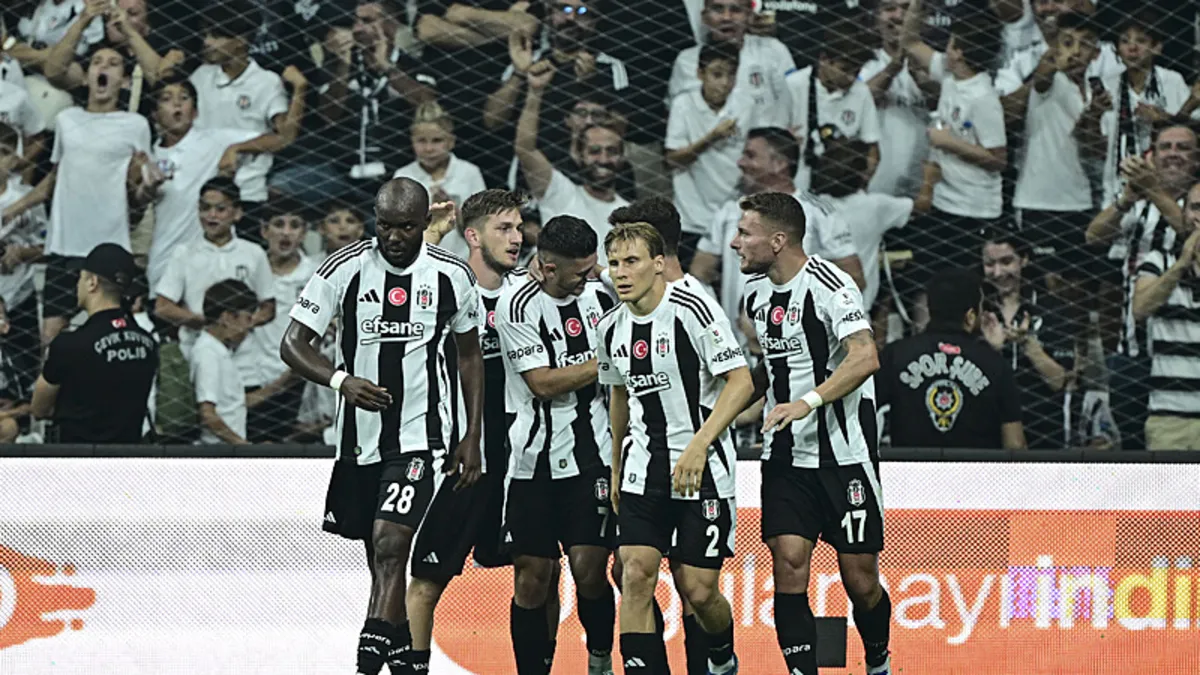 Dört dörtlük Kartal! Beşiktaş Süper Lig'de Antalyaspor'u 4-2 yendi