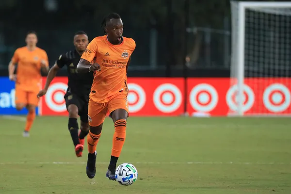 fenerbahce-alberth-elis-ile-ilgileniyor-menajeri-acikladi-1657285458840.jpg Fenerbahçe Alberth Elis ile ilgileniyor! Menajeri açıkladı...-7