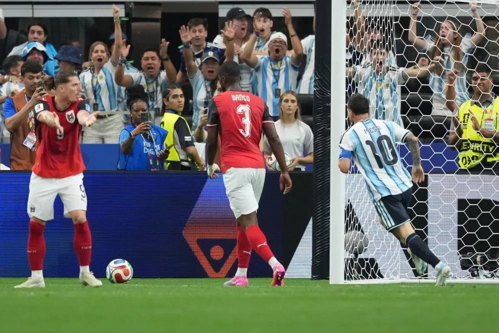 arjantin-avusturyayi-lionel-messinin-golleriyle-devirdi-1782157003156.jpeg Arjantin Avusturya'yı Lionel Messi'nin golleriyle devirdi! Tarihe geçen o maç-2