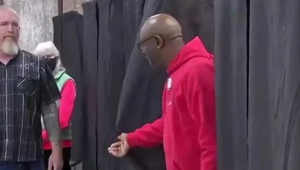 ABD Başkanı Joe Biden kendi başına oy kullanamadı! | İZLE