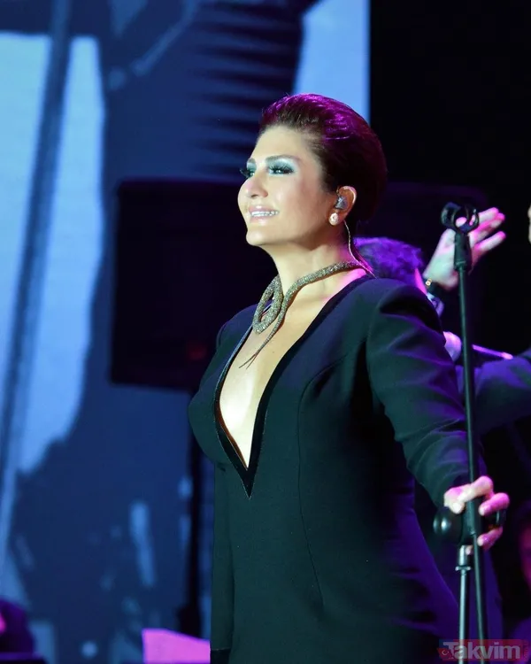 Hakan Ural’ın ‘yaşayan efsane’ dediği eski eşine bakın! Sibel Can vücudunu saran elbisesiyle oryantal yaptı ilk tepki Melisa Ural’dan! - 7