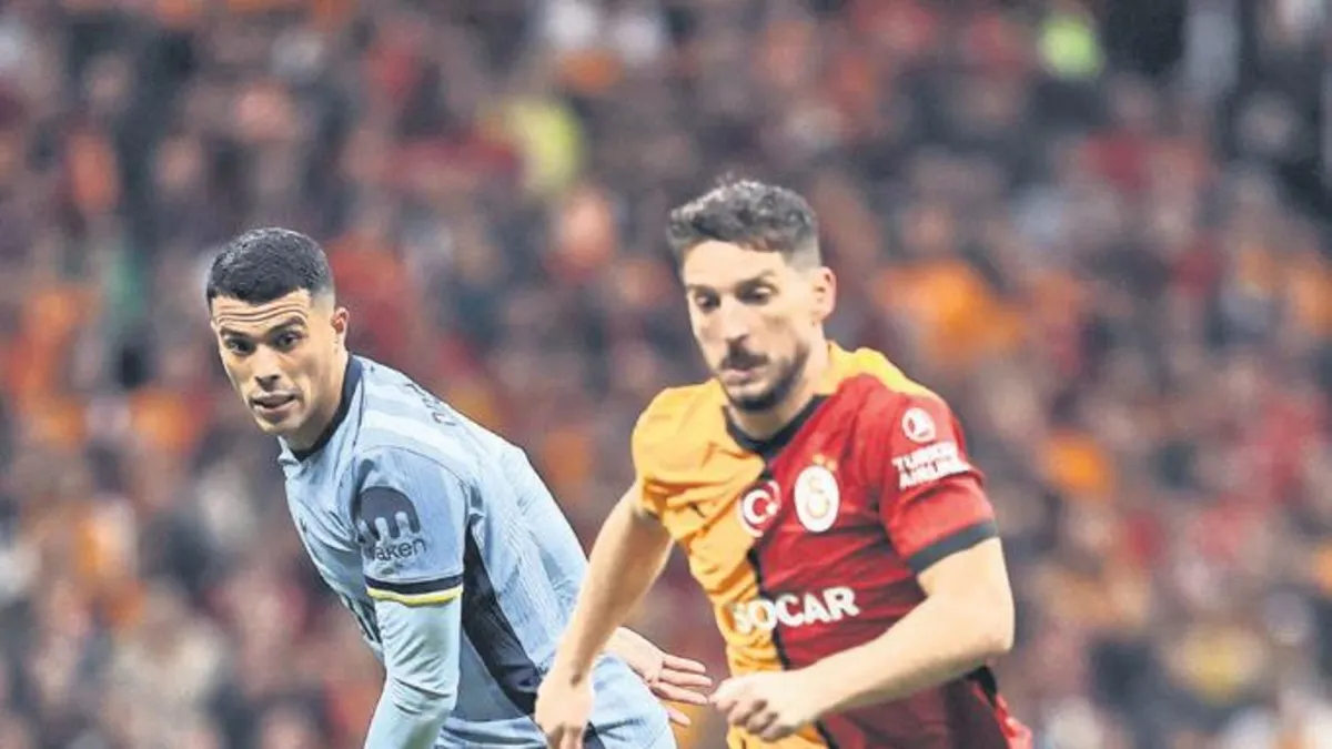 Dries Mertens orta saha oyuncuları arasında birçok istatistikte zirvede!