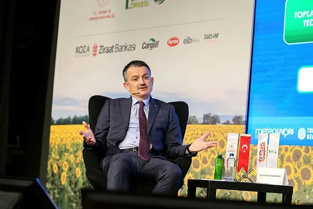 Bakan Pakdemirli 1. Türkiye Çiftçi Zirvesi’nde duyurdu! Fahiş fiyata son: Tarımda sözleşmeli üretim yasası geliyor-5