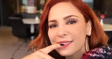 Mine Tugayın paylaşımı yaşlanmanın iksirini mi buldunuz? dedirtti! Kızıl saçlı oyuncunun ev hali...