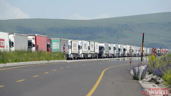 Gürcistan sınırında 16 kilometre uzunluğunda TIR kuyruğu oluştu! 3 günde sadece 3 kilometre ilerleyebiliyorlar - 22