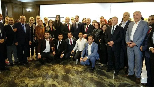 bakan-berat-albayrak-ordu-buyuksehir-belediye-baskani-guleri-ziyaret-etti-1573150856905.jpeg