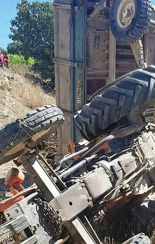 Kütahya'da traktör devrildi: 6 yaralı!