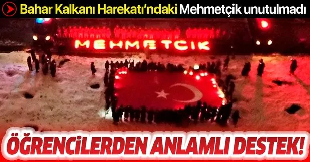 Muş’ta üniversite öğrencilerinden Bahar Kalkanı Harekatı’nda görev alan Mehmetçiğe bayrak ve ışıklı destek
