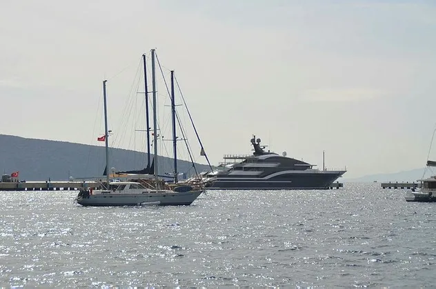 Bodrum'a gelen 90 metrelik lüks yata 190 bin litre akaryakıt ikmali! Bakın kaç lira ediyor