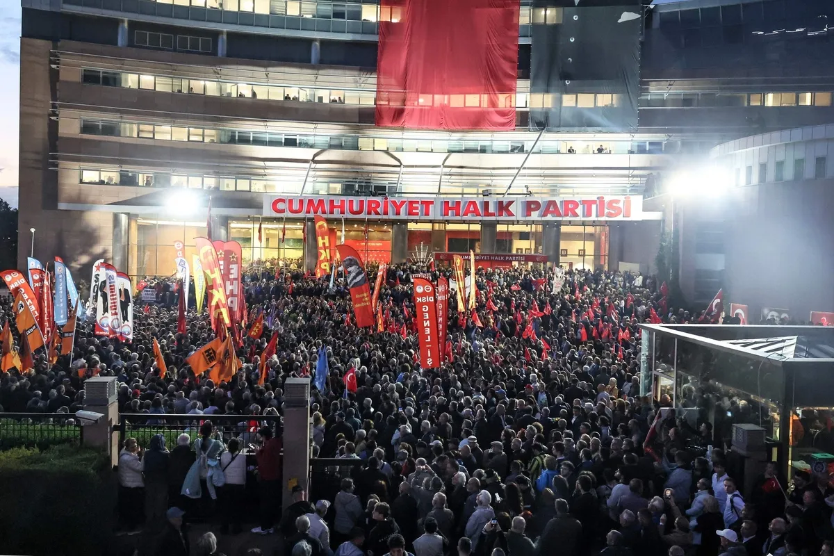1779495553801.jpeg Burcu Köksal'dan CHP'ye sert tepki: "AK Parti'ye geçtim diye mi kötü oldum?"-5