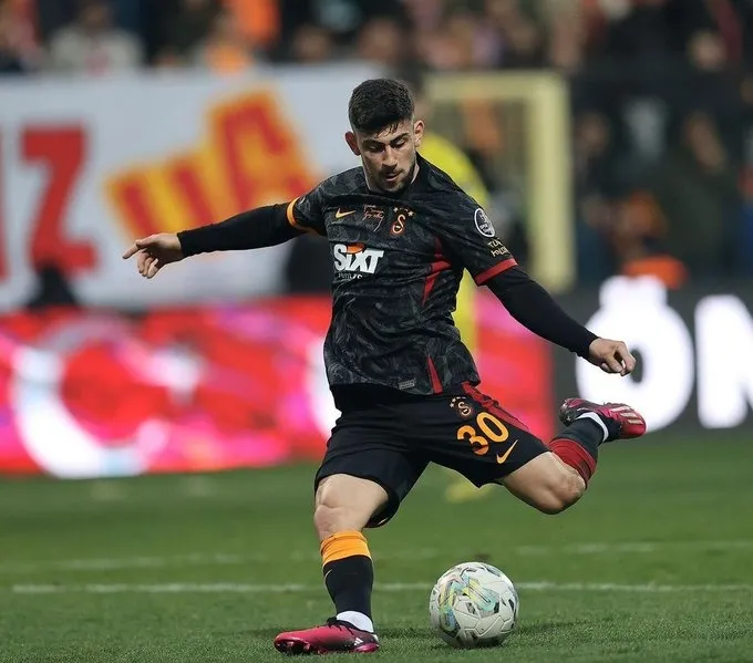 Galatasaray TFF'den bunu istedi! O ismin transferi için... - 9