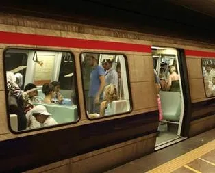 Metroda yarım saatlik arıza!