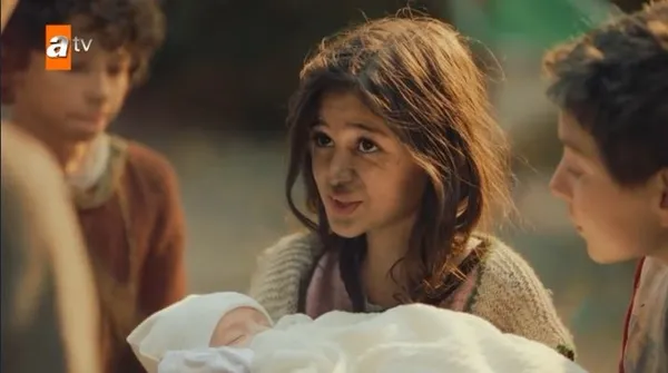 atvden-bir-bomba-dizi-daha-ates-kuslari-ilk-tanitim-yayinlandi-ali-bu-bebek-bizim-olsun-mu-1668030587211.jpg ATV’den bir bomba dizi daha! Ateş Kuşları ilk tanıtım yayınlandı: “Ali, bu bebek bizim olsun mu?”-1