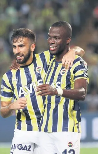 Mor Menekşeler, Fenerbahçe'nin yıldızı Enner Valencia'yı gözüne kestirdi