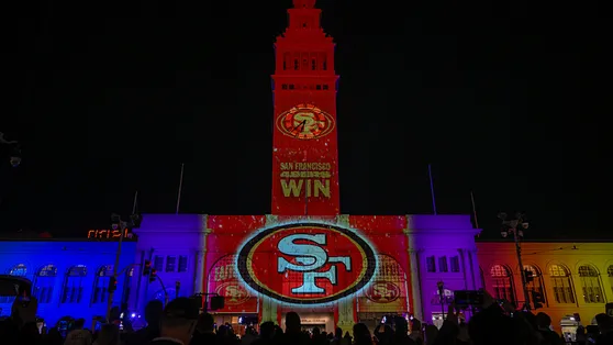 Super Bowl final günü: Amerikan futbolunda şampiyon bu gece belli olacak