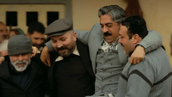 fikret-ile-hakanin-zor-anlari-bir-zamanlar-cukurova-126-bolum-2-fragmani-yayinlandi-benim-acilen-lubnana-gitme-1646078480709.jpg Fikret ile Hakan’ın zor anları! Bir Zamanlar Çukurova 126. bölüm 2. fragmanı yayınlandı: “Benim acilen Lübnan’a gitmem lazım”-7