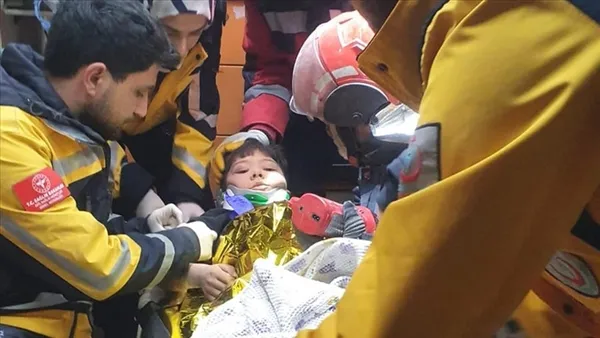 Mucizenin adı 7 aylık Hamza bebek: 140 saat sonra kurtarıldı-19