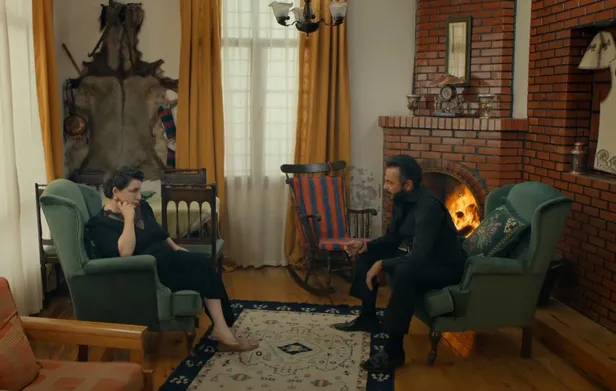 baska-yere-gidiyor-cukurovada-pes-pese-ucuncu-ayrilik-kalemi-kirildi-masumluk-oyunu-elinde-patlayacak-1609576225997.jpg Farklı bir yere gidiyor! Bileti kesildi! Biz zamanlar Çukurova'da ardı ardına ayrılık rüzgarı! Masumluk oyunu tutmadı-4