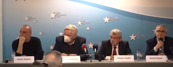 isvecle-pkk-skandallari-bitmek-bilmiyor-teror-orgutu-pkknin-sozde-sorumlusunu-parlamentoya-cikardilar-1652475655647.jpeg İsveç'te PKK skandalları bitmek bilmiyor! Terör örgütü PKK'nın sözde sorumlusunu parlamentoya çıkardılar-4