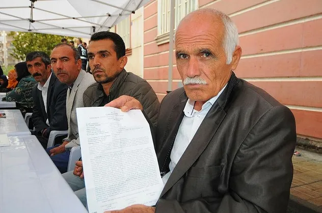 Evlat nöbetindeki aileler PKK yandaşları tarafından tehdit ediliyor