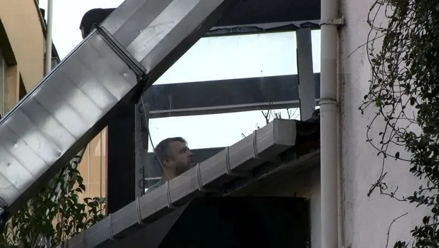 Polisten ölen eski İngiliz İstihbarat subayı Le Mesurier'in ofisinin çatısında inceleme-1