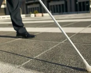 Görme engelliye konuşan baston