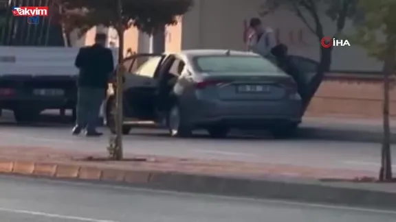 Dehşet anları kamerada: Okul müdürünü üç çocuğunun gözü önünde vurduğu anları kayda aldırdı