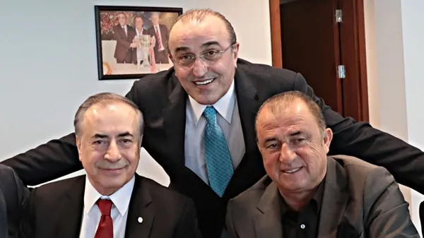 son-dakika-futbolculara-yonelik-skandal-sozler-sonrasi-mustafa-cengiz-ve-abdurrahim-albayrak-floryada-1618395866167.jpg Galatasaray'daki krizden son dakika! Florya'da 5 dakikalık zirve-2