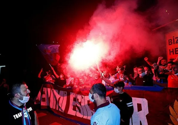 trabzonda-fetih-soleni-fenerbahce-zaferi-sonrasi-trabzon-sabaha-kadar-uyumadi-1592441023096.jpeg