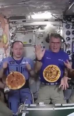 Uzayda pizza partisi